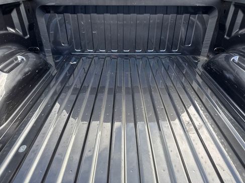 Used 2022 RAM 1500 Laramie AWD/4WD image 11