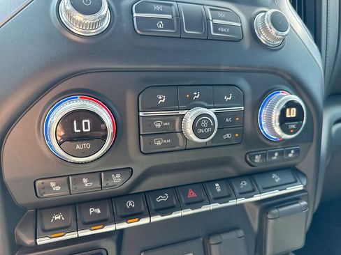 Used 2019 GMC Sierra 1500 SLT w/ SLT Premium Plus Package AWD/4WD image 16