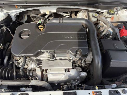 Used 2021 Chevrolet Malibu LS image 17