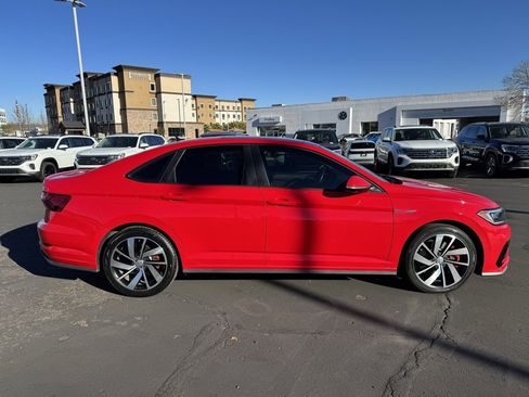 Used 2021 Volkswagen Jetta GLI Autobahn image 4