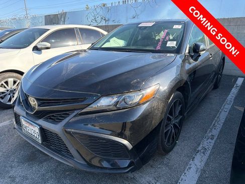 Certified 2024 Toyota Camry SE FWD image 3
