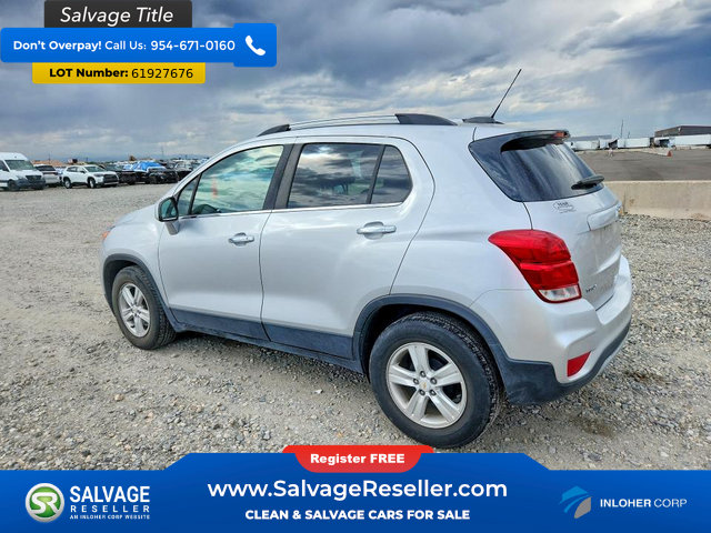 Used 2017 Chevrolet Trax LT w/ LT Convenience Package FWD image 3