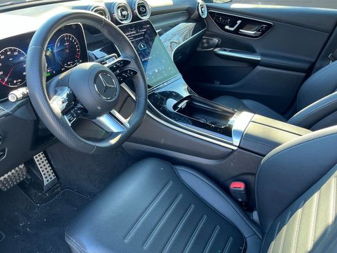 Used 2025 Mercedes-Benz GLC 350e 4MATIC image 3