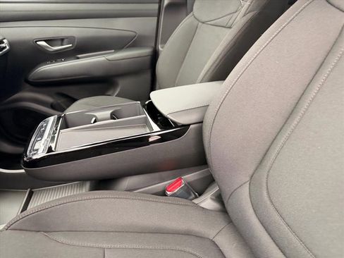 New 2026 Hyundai Tucson Blue SE image 12