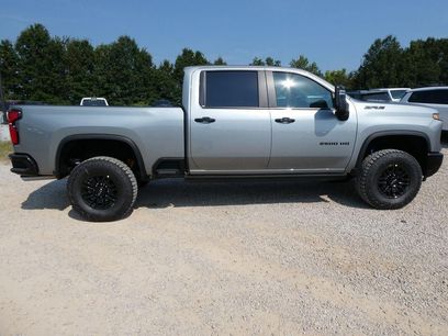 New 2026 Chevrolet Silverado 2500 ZR2 w/ LPO, Dark Essentials Package
