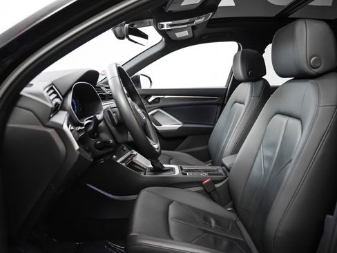 Certified 2024 Audi Q3 2.0T Premium image 5