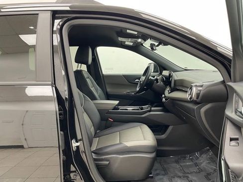 Used 2025 Chevrolet Equinox LT w/ Convenience Package II AWD/4WD image 16
