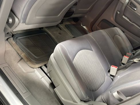 Used 2014 Chevrolet Traverse LS FWD image 12