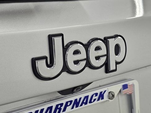 Used 2015 Jeep Renegade Latitude AWD/4WD image 27