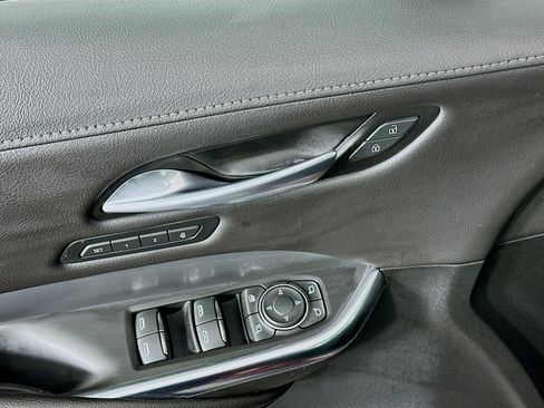 Used 2024 Cadillac XT4 Premium Luxury image 15