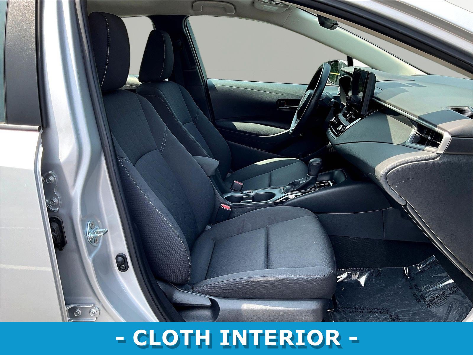Used 2024 Toyota Corolla LE FWD image 29