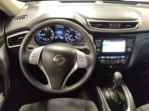 Used 2016 Nissan Rogue SV w/ SV Premium Package image 22