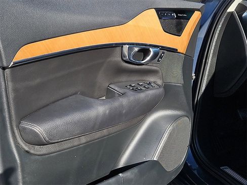 Used 2022 Volvo XC90 T6 Momentum w/ Advanced Package image 20