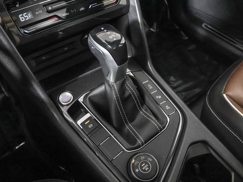 Used 2023 Volkswagen Tiguan SEL R-Line image 35