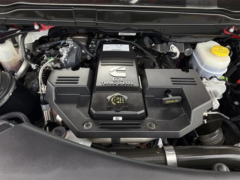 Used 2024 RAM 2500 Laramie image 25
