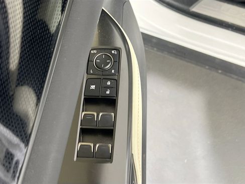 Used 2024 Lexus NX 250 AWD image 17