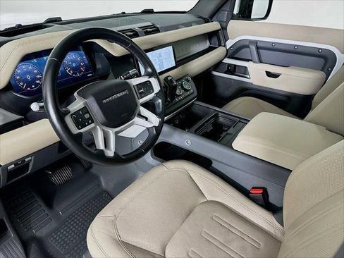 Used 2022 Land Rover Defender 110 S image 8