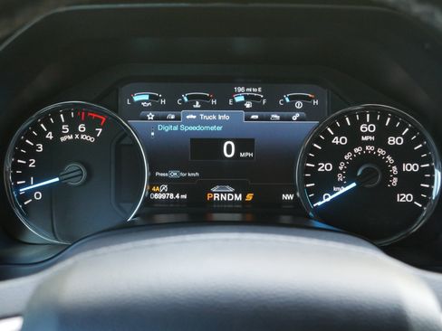 Used 2019 Ford F150 Platinum w/ Equipment Group 701A Luxury image 8