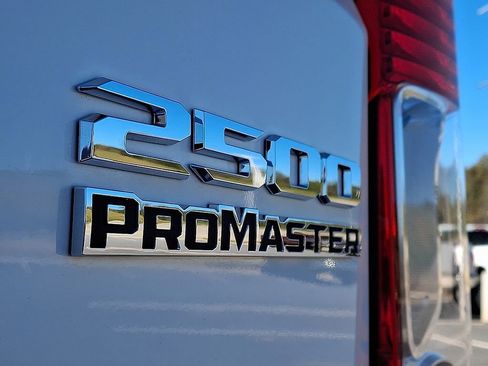 Used 2025 RAM ProMaster 2500 w/ Convenience Group image 31