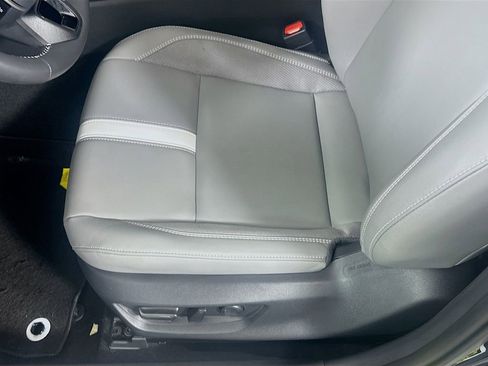 Used 2025 Toyota Camry SE image 20