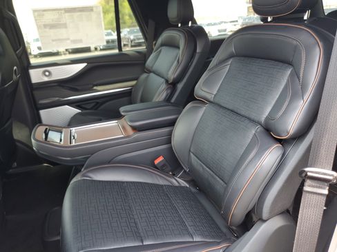 New 2026 Lincoln Navigator Black Label AWD/4WD image 30