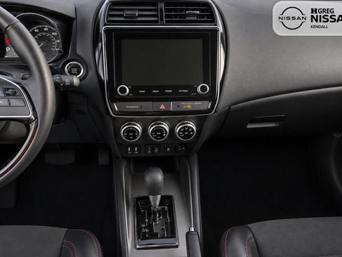 Used 2025 Mitsubishi Outlander Sport AWD image 11