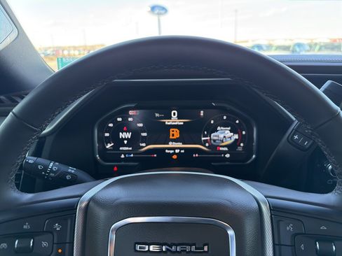 Used 2024 GMC Sierra 2500 Denali w/ Denali Reserve Package image 20