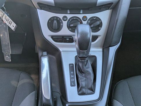 Used 2014 Ford Focus SE w/ SE Winter Package image 18