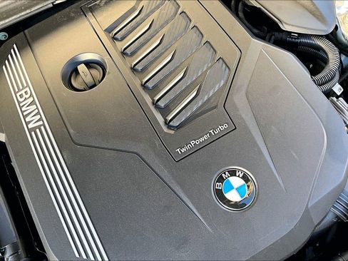 Used 2022 BMW 540i xDrive w/ M Sport Package image 30