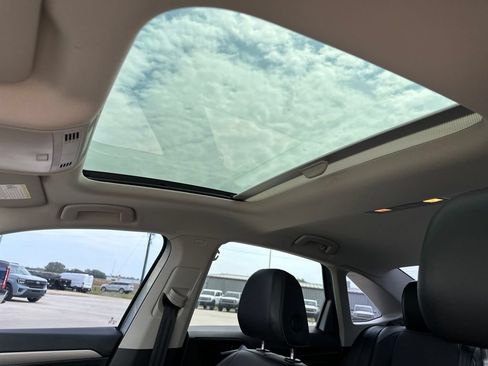 Used 2019 Volkswagen Jetta SE FWD image 14