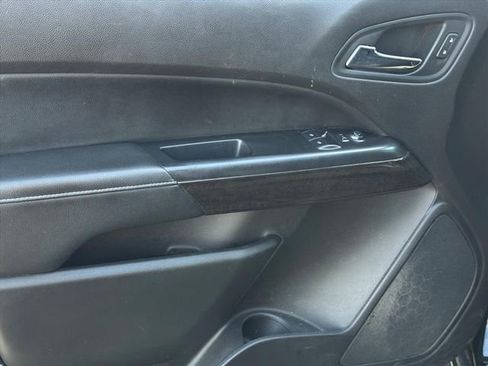 Used 2016 GMC Canyon SLE w/ SLE Convenience Package image 14