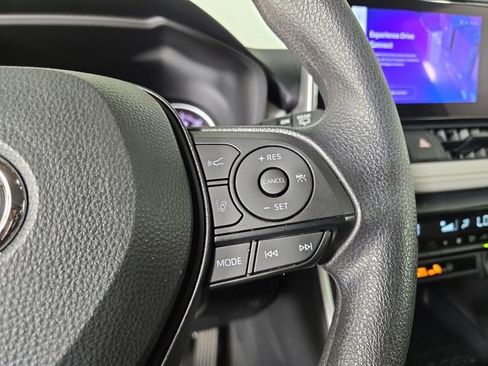 Used 2025 Toyota RAV4 XLE image 22