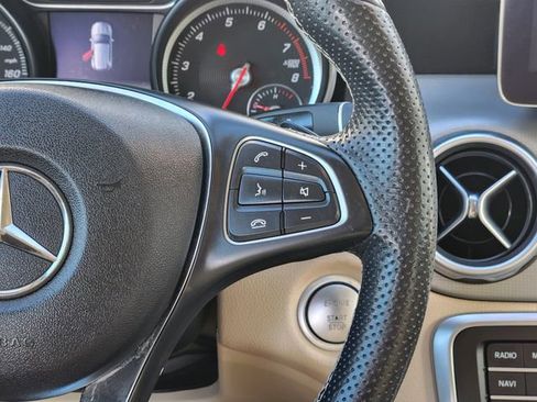 Used 2020 Mercedes-Benz GLA 250 4MATIC image 29