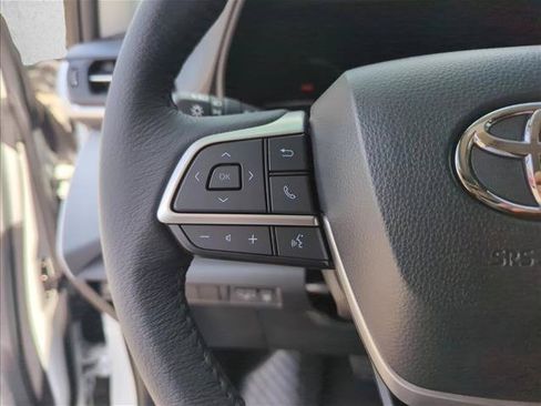 New 2026 Toyota Sienna XLE FWD image 17