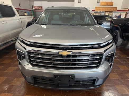 New 2026 Chevrolet Traverse LT w/ LPO, Floor Liner Package FWD image 6