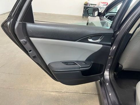 Used 2018 Honda Civic EX image 19