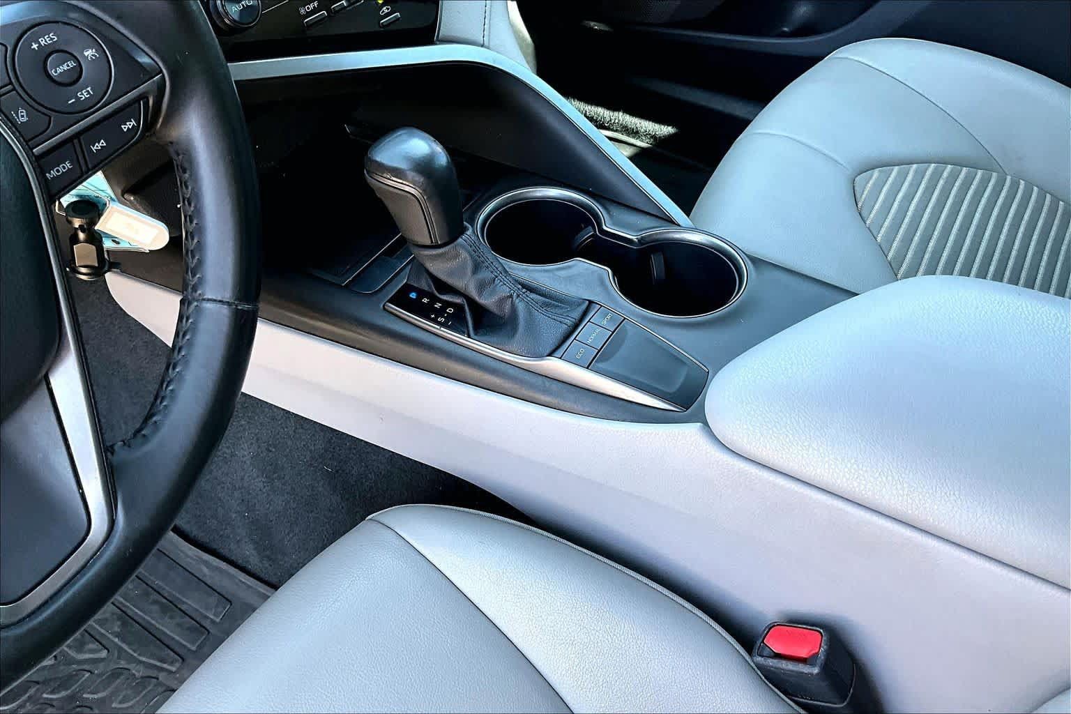 Used 2023 Toyota Camry SE FWD image 17