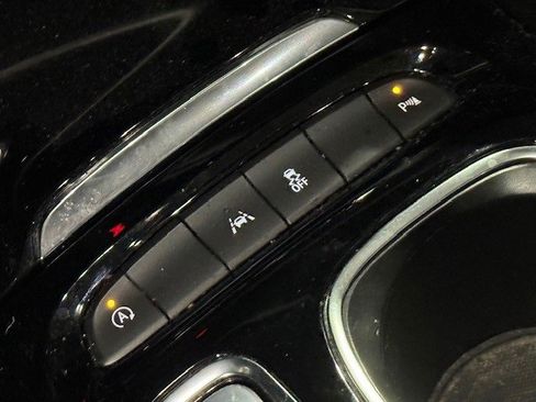 Certified 2022 Buick Envision Essence w/ Safety Package image 23