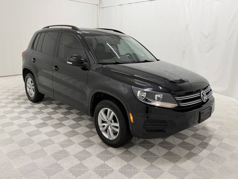 Used 2016 Volkswagen Tiguan S image 4