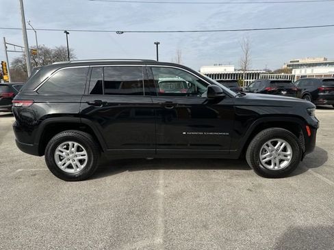 Used 2023 Jeep Grand Cherokee Laredo image 40