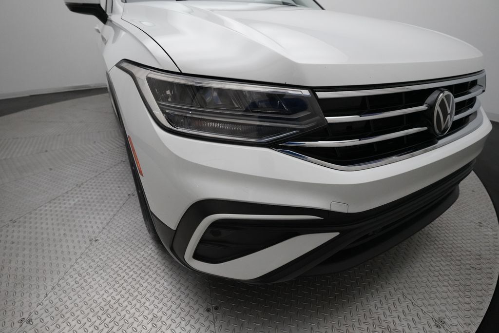 Used 2022 Volkswagen Tiguan SE AWD/4WD image 22