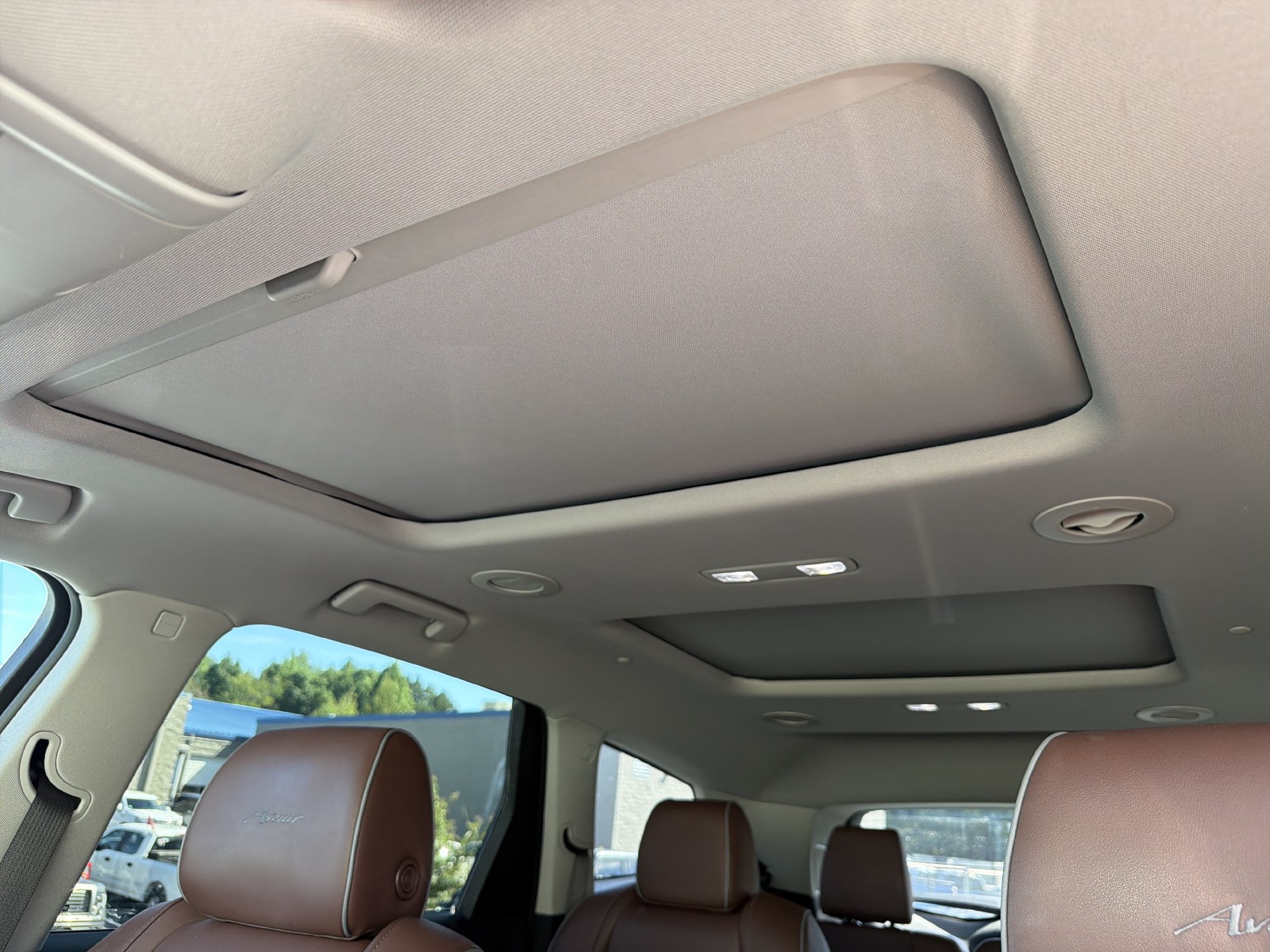 Used 2021 Buick Enclave Avenir w/ LPO, Hit The Road Package FWD image 12