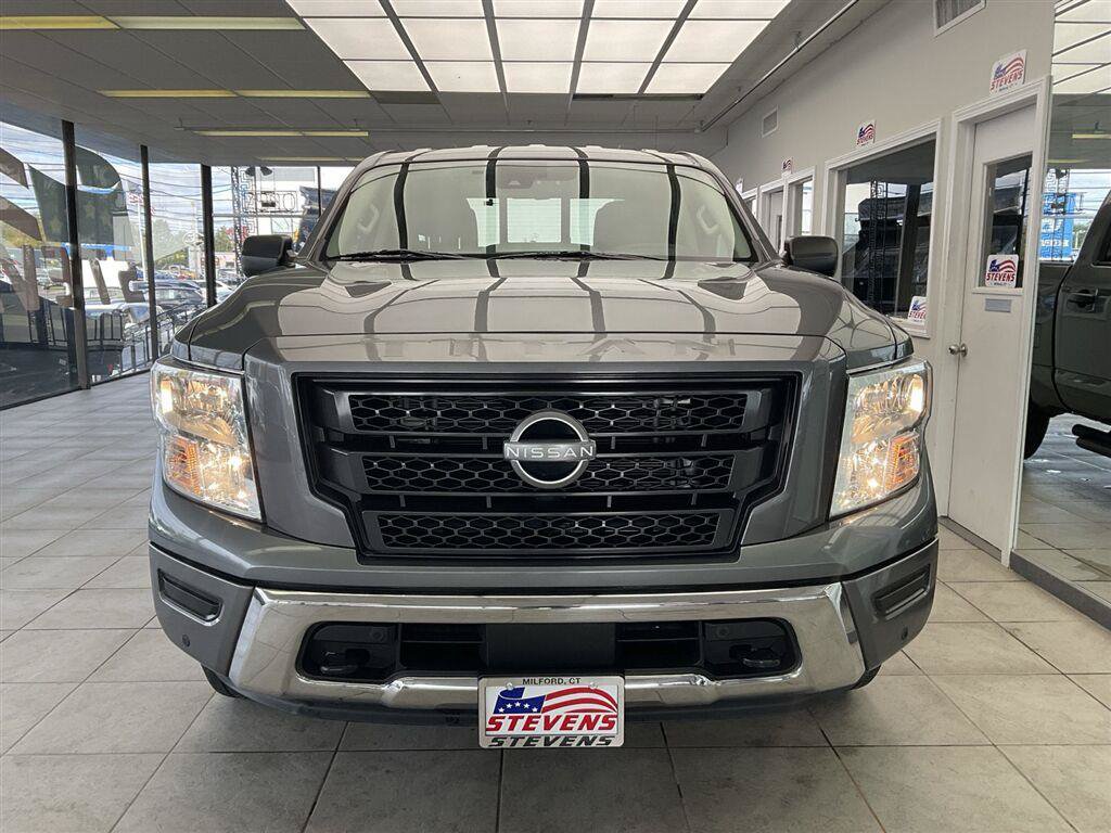 Used 2023 Nissan Titan SV w/ SV Convenience Package AWD/4WD image 2