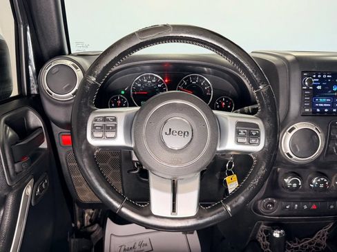 Used 2016 Jeep Wrangler Unlimited Rubicon w/ Dual Top Group AWD/4WD image 13