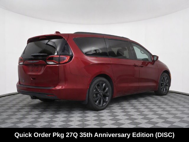 Used 2020 Chrysler Pacifica Touring-L FWD image 3
