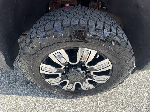 Certified 2024 GMC Sierra 3500 Denali w/ Denali Reserve Package image 9