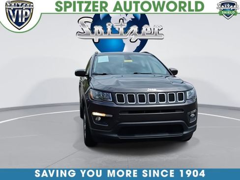 Used 2019 Jeep Compass Latitude w/ Cold Weather Group AWD/4WD image 3
