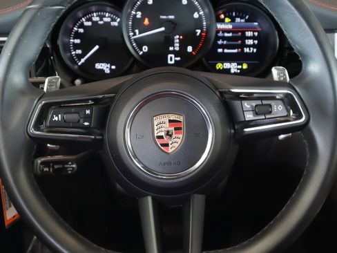 Certified 2024 Porsche Macan AWD/4WD image 14