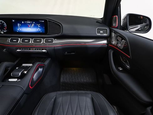 Certified 2025 Mercedes-Benz GLS 63 AMG 4MATIC image 20