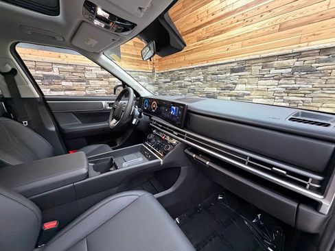Used 2025 Hyundai Santa Fe XRT image 13